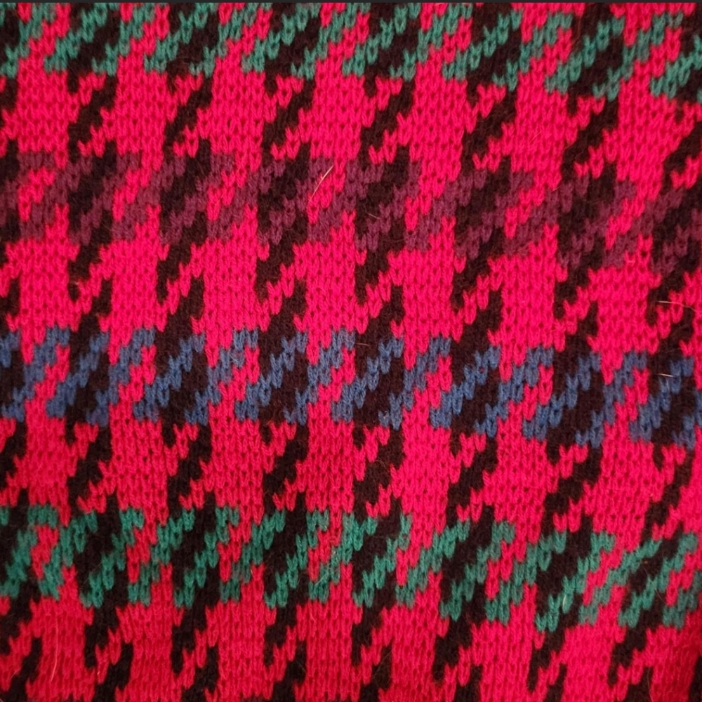 Collared Red Sweater - Picture 4 of 4